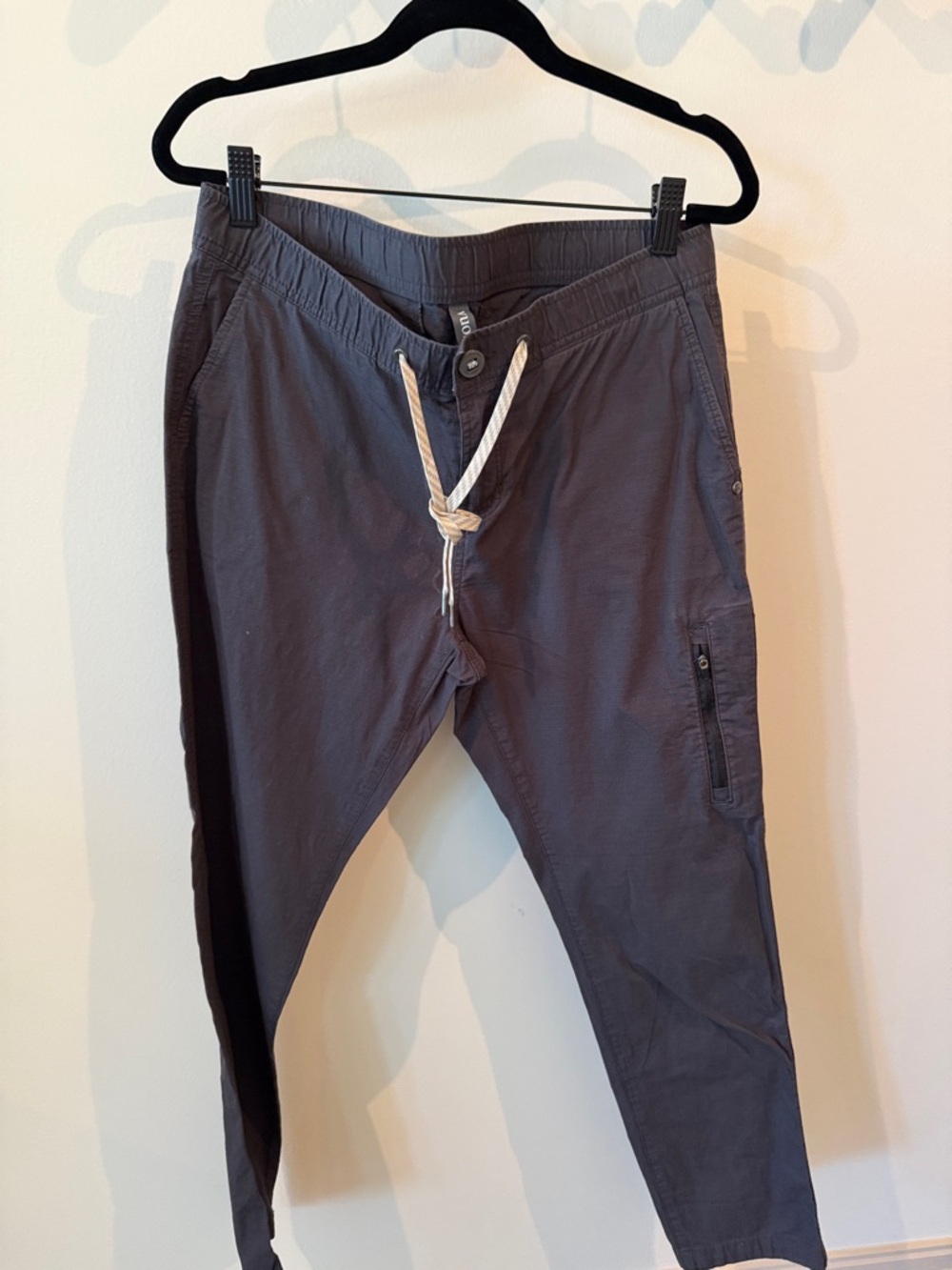 Vuori straight leg pant